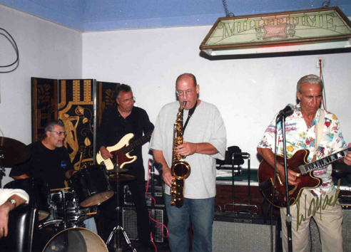 Bernie Pearl and friends playing at M'Dears