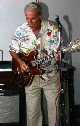 Bernie Pearl playing at M'Dears